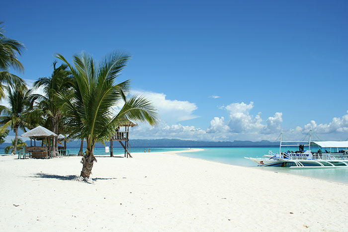 white-sand-beach-island-hopping-cebu-philippines